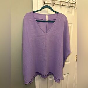 Zenana Lightweight Lavender V-Neck Women’s Top—very oversized!